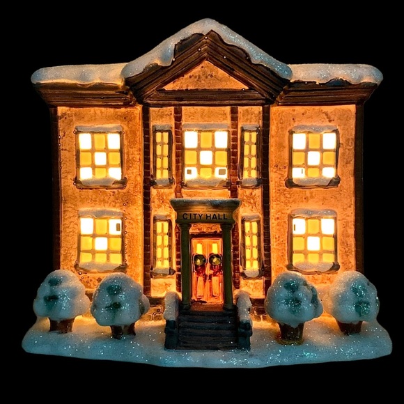 IT'S A WONDERFUL LIFE, CITY HALL, ILLUMINATED VILLAGE - Picture 6 of 12